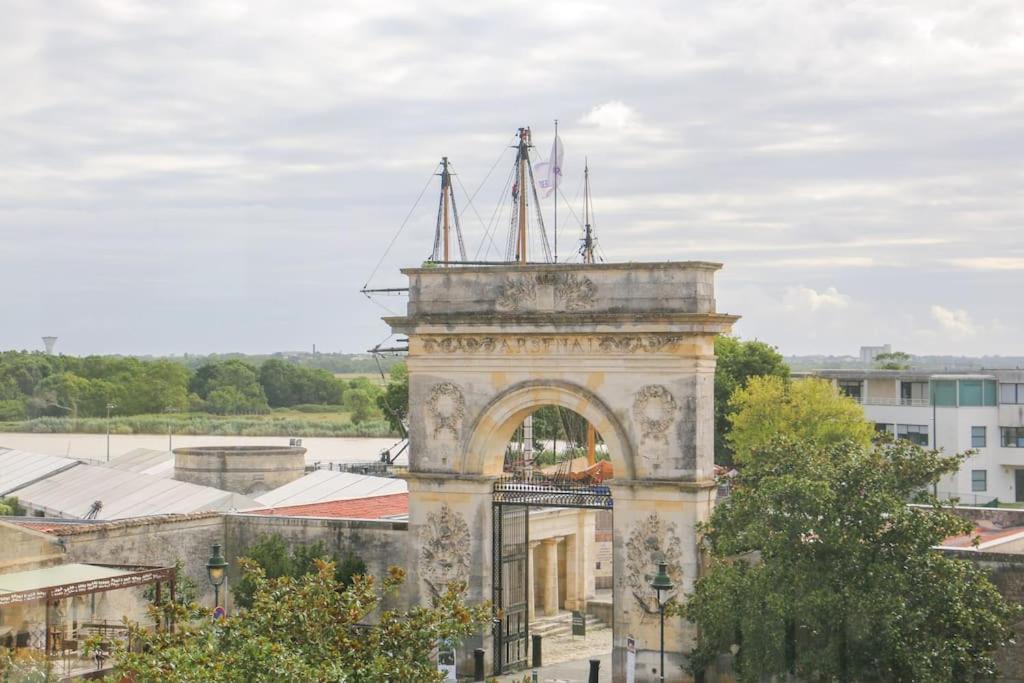 Cote Cour - Appartement En Plein Centre-Ville & Proche Des Thermes Rochefort  Kültér fotó