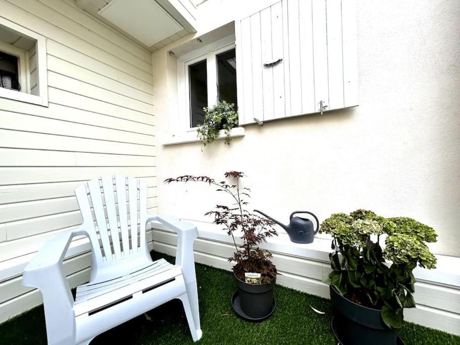 Cote Cour - Appartement En Plein Centre-Ville & Proche Des Thermes Rochefort  Kültér fotó