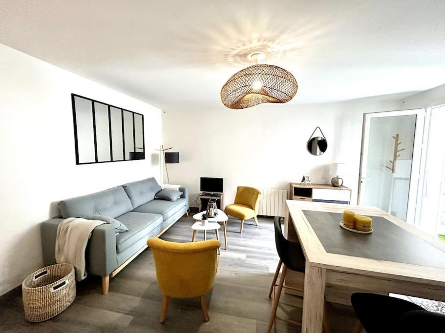 Cote Cour - Appartement En Plein Centre-Ville & Proche Des Thermes Rochefort  Kültér fotó