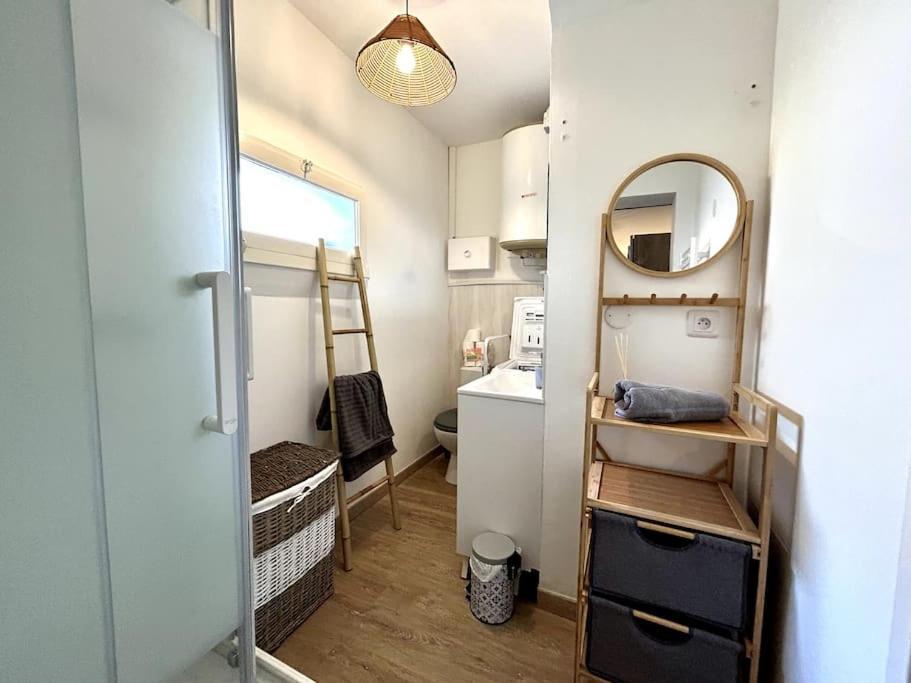 Cote Cour - Appartement En Plein Centre-Ville & Proche Des Thermes Rochefort  Kültér fotó
